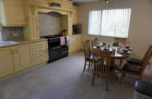 Donegal House | ★ Private & Peaceful | 5 mins to Donegal Town ★