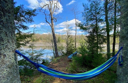 Sheffield House | PRIVATE PENINSULA 2ac surrounded by water min from hiking skiing theater music