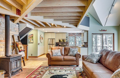 Three Lakes House | Private Peninsula! Laurel Lake Retreat w/3 Piers