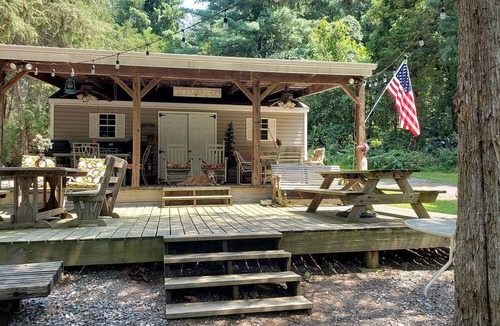 Clear Spring Cabin | Private Pet-Friendly Cabins with Fire Pit for Nature Escapes in Clear Spring, Maryland, for Memorable Family Glamping Trips