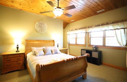 Thornton House | Private Pet Friendly 4 Bedroom Deluxe Vacation Home, Close To Waterville Valley Resort! - Wv68t