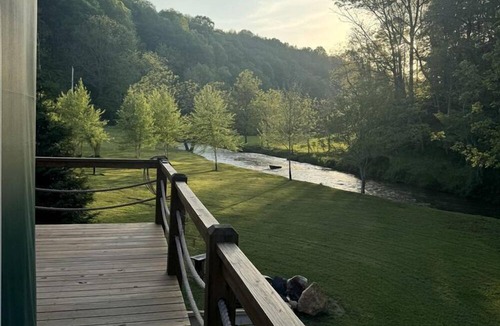 Dugspur House | Private, Pet Friendly Creekside Yurt with Hot Tub in Dugspur, Perfect for a Virginia Glamping Getaway
