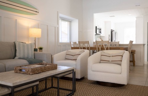 Jacksonville Beach House | Private Pickleball Court + Pool + Putting Green