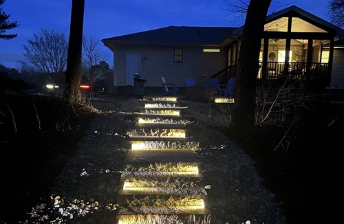 Allen House | Private Pier - Kayaks - Hot Tub - Custom Patio & Fire Pit - Great Fishing!