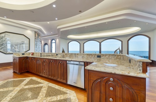 Dameron House | Private Pier, Main+Guest House | Luxe Waterfront Home | Bay Estate by AvantStay