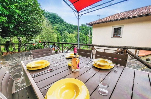 Coreglia Antelminelli Villa | Private Pool, 4 poster, US style fridge, ping pong, electric car charging point