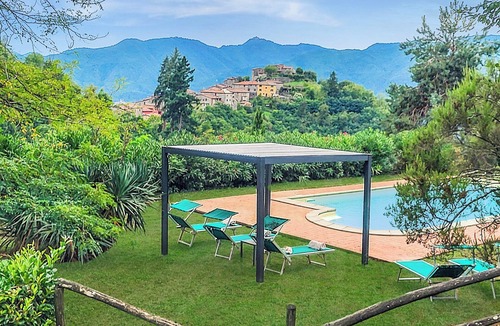 Coreglia Antelminelli Villa | Private Pool, 4 poster, US style fridge, ping pong, electric car charging point