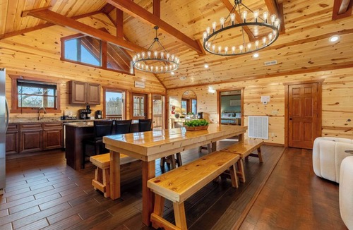 Caton Cabin | Private Pool-8 bedroom Luxury Cabin w/Arcade Room