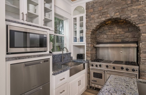 Crystal Beach House | Private Pool - Custom Home -45 Sec Walk To The Beach!