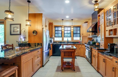 Tuolumne House | Private Pool & Fire Pit! Tuolumne Family Retreat