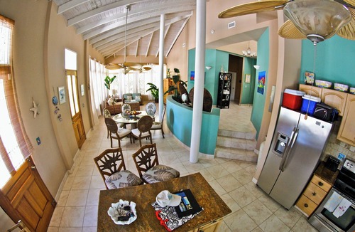 Leeward Settlement Villa | Private Pool/fun Tiki Bar/4 Minute Walk to Grace Bay/Sleeps 6