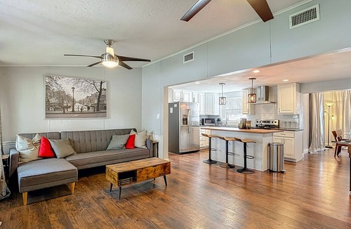 Seffner Community Alliance House | Private Pool, Games, Firepit Ultimate Tampa Fun House