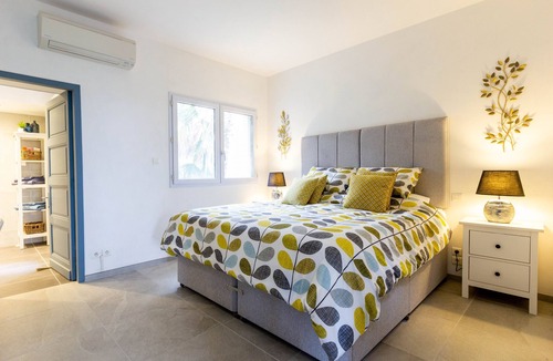 Duras Villa | Private pool, great views, AC, walk into town, weekly market, shops, restaurants