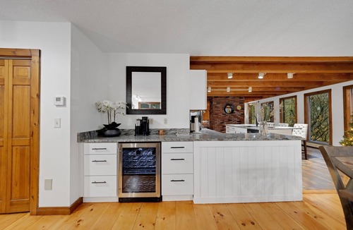 Windham House | Private Pool & Hot tub! Minutes to Sebago Lake! Nature! Perfect all year-round.