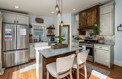 Monroe House | Private Pool & Hot-tub! Walk Downtown; Large Porch; King Beds; Spacious