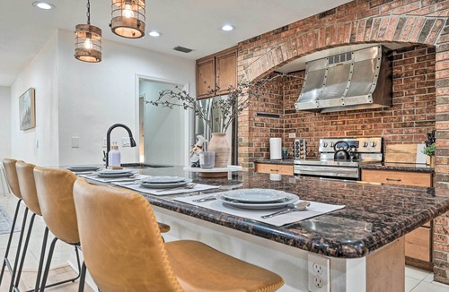 Limona Improvement Cottage | Private Pool & Hot Tubs: Luxe Brandon Oasis!