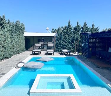 Anavyssos Villa | Private Pool House for 6 by Olivujoj