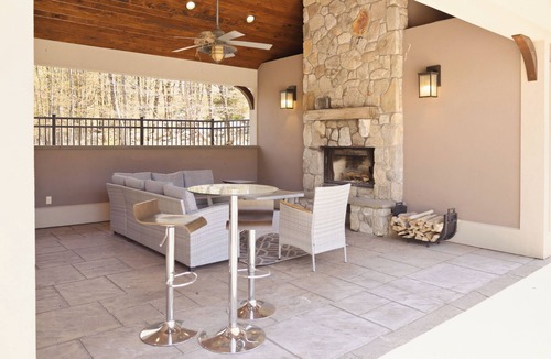 Pine Bush Cottage | Private Pool House - Pool · Jacuzzi · Fireplace