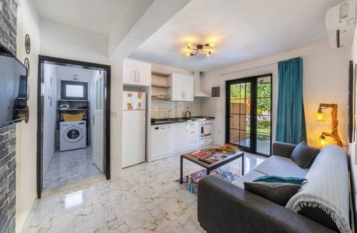 Uzumlu Villa | Private Pool, Jacuzzi, Conservative Honeymoon Villa