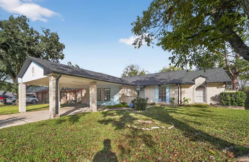 Houston House | Private Pool-Paradise - 5BR- Close to Everything!