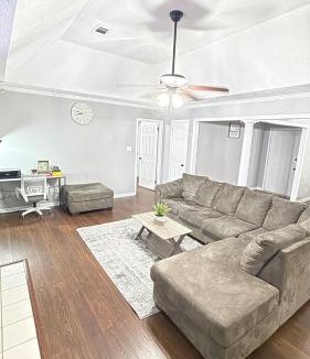 Prattville House | Private Pool Paradise