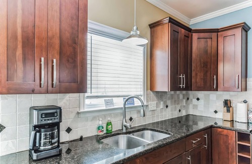 Savannah House | Private Pool, Patio & BBQ Near Downtown & Gardens