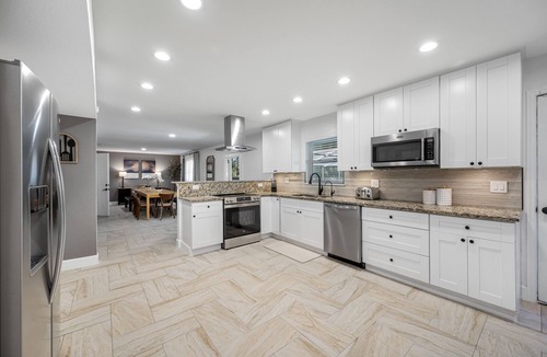 Westchase House | Private Pool * Pickleball * Game Room * Sleeps 18!