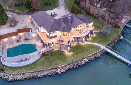 Sunrise Beach House | Private Pool & Spa, Outdoor Kitchen, Boat Ramp, Great Views & Flat Lot