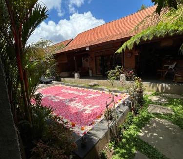 Kedewatan Villa | Private Pool & Stone Spa Bath & Covered Terrace