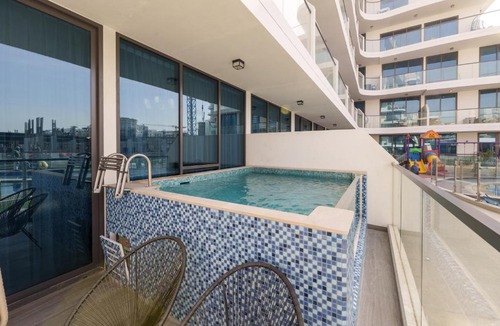 Al Barsha Apartment | Private Pool Stylish 1BR Arjan