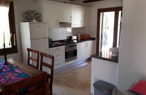 L'Alcassar Villa | Private Pool, terrace vineyard views, BBQ, Table Tennis, 5 min car Beach/Town