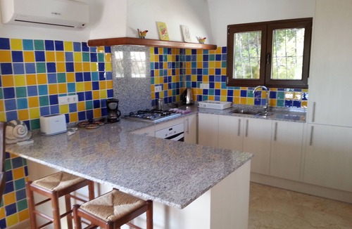 L'Alcassar Villa | Private Pool, terrace vineyard views, BBQ, Table Tennis, 5 min car Beach/Town