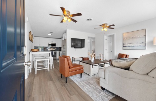 Pinellas Park House | Private Pool & Tiki Bar Near Madeira Beach