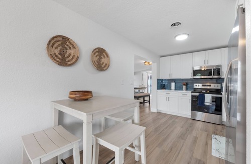 Pinellas Park House | Private Pool & Tiki Bar Near Madeira Beach