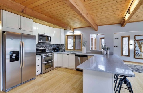 Pocono Lake House | Private Pool, Hot Tub, 4Bdrm, Firepit, Arrowhead