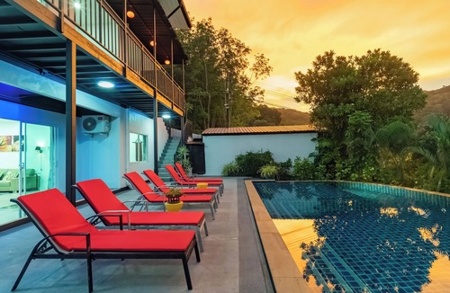 Chalong Villa | Private Pool Villa for your family and friends/Private Chef available