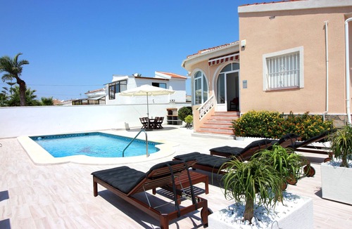 Quesada House | Private Pool Villa - Private Pool Chalet CASA GINER