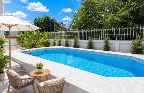 Chom Phon Villa | Private Pool Villa Resort style, Heart in bkk ,metro,cabaret show,RCA, jodd fair,chatuchak