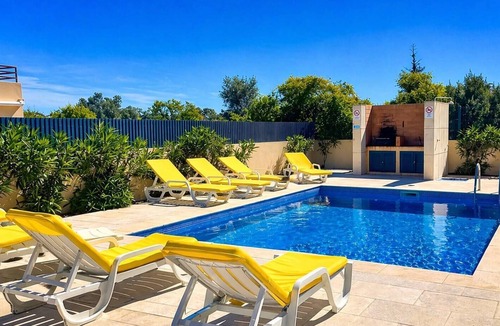 Areias de Sao Joao Villa | Private Pool Villa Walk to Beach & Strip