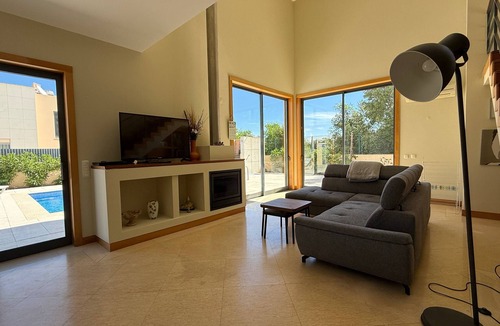 Areias de Sao Joao Villa | Private Pool Villa Walk to Beach & Strip