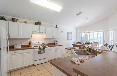 Cumbrian Lakes House | Private Pool with spa and Game Room Near Disney