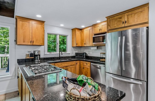 West Hartford House | Private Quechee Lakes Home - Pet Friendly