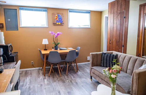 Queen Anne Apartment | Private, Quiet 2BD 1BA Queen Anne Guest Suite!