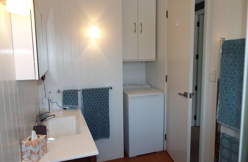 Pukehina House | Private Resort Style accommodation at Pukehina! Linen included