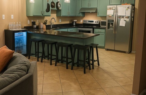 Gainesville House | Private Resort-Style Oasis, Pool, Lanai & Court – Backyard Paradise w/BBQ