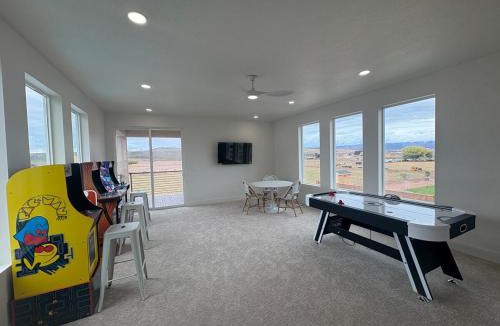 Hurricane Villa | Private Resort-Style Home, Near Zion Nat'l Park