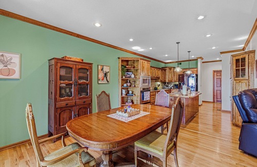 Lee's Summit House | Private Retreat on Scenic Acreage Close to Lee's Summit and Kansas City