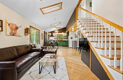 Goshen House | Private Riverfront Cabin | Hot Tub, Fire Pit | Blue Ridge