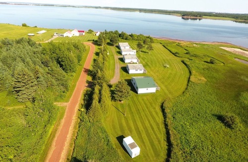 Tyne Valley Cottage | Private, Riverfront, Comfortable