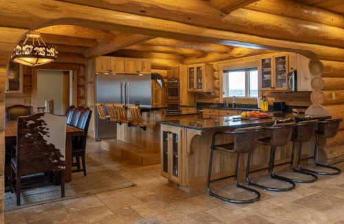 Cody House | Private Riverside Luxury River Ranch Getaway